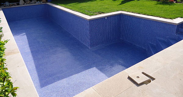 ▷ Revestimiento Gresite para Piscinas de Hormigón | Reinnova