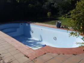 colocacion-gresite-sobre-piscina-poliester-pozuelo-de-alarcon-antes2