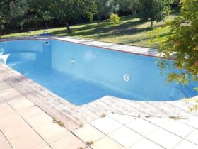 colocacion-gresite-sobre-piscina-poliester-pozuelo-de-alarcon-despues1