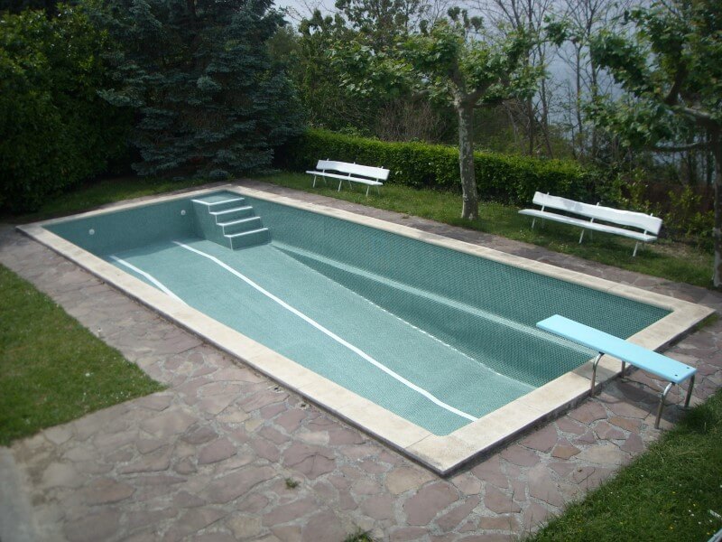 Gresite sobre piscina de poliéster